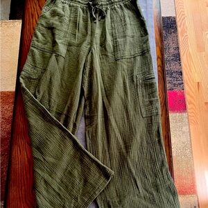Maurice’s size 10 cargo style slip on pants in army / dark green with wide leg